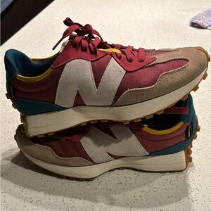 New Balance 327 // Men’s Size 10.5 // Very lightly used NDS